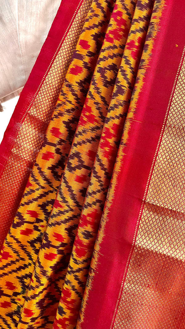 'VARNIKA' Handwoven Pochampally Silk Saree