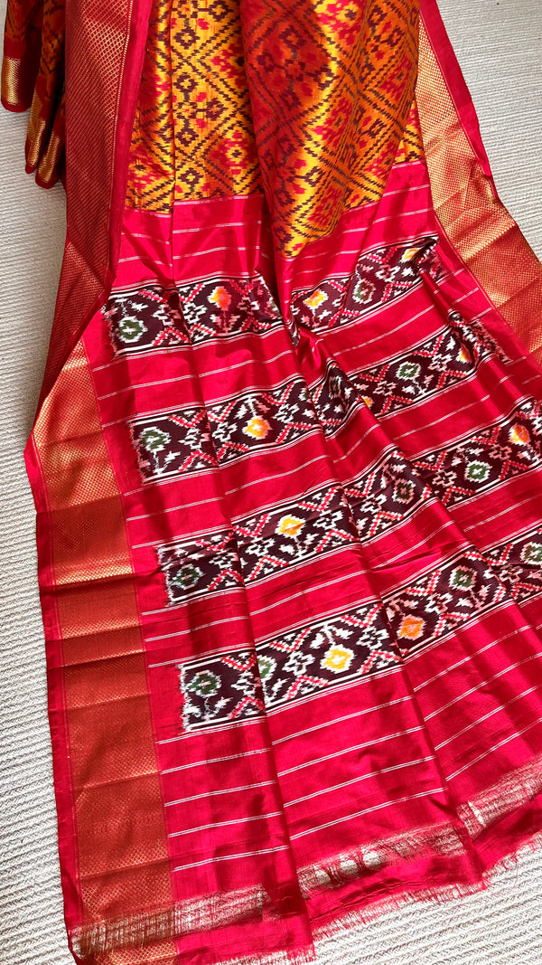 'VARNIKA' Handwoven Pochampally Silk Saree
