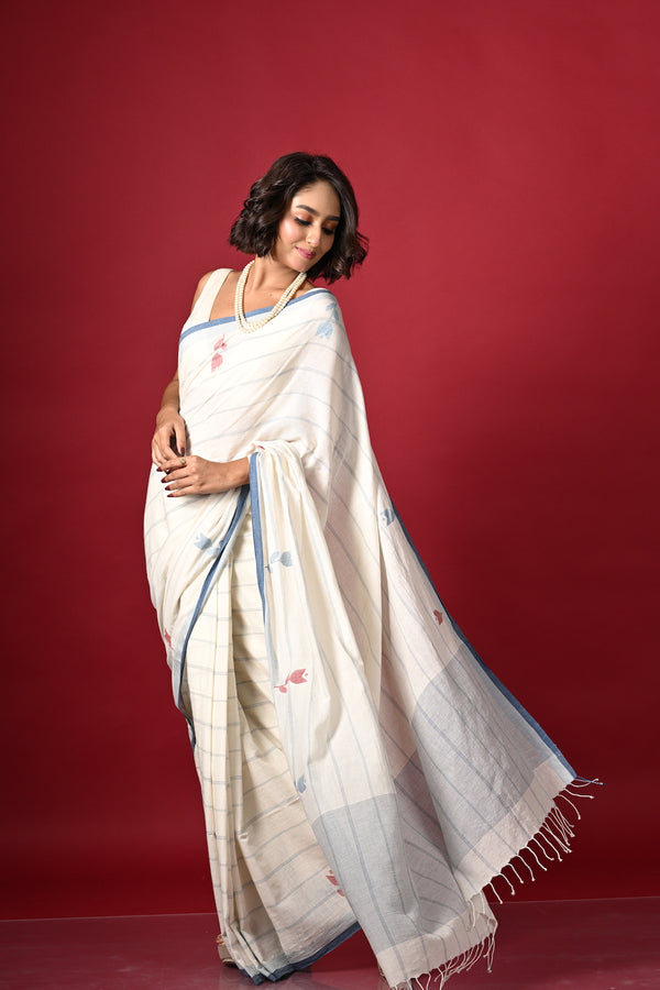 'PANKHUDI: Off-white' Handwoven Bengal Jamdani