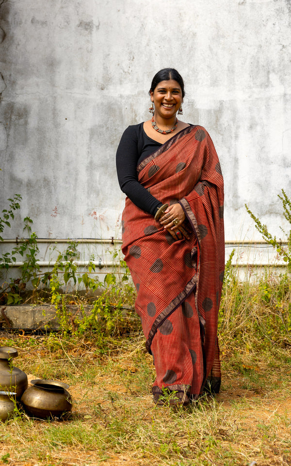 'DHARA: Red' Ajrakh Maheshwari Handloom Saree