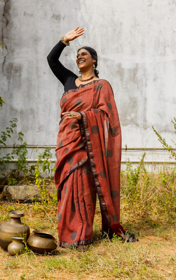 'DHARA: Red' Ajrakh Maheshwari Handloom Saree