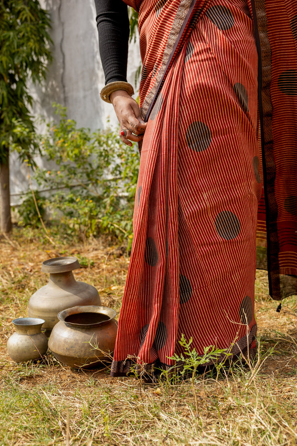 'DHARA: Red' Ajrakh Maheshwari Handloom Saree