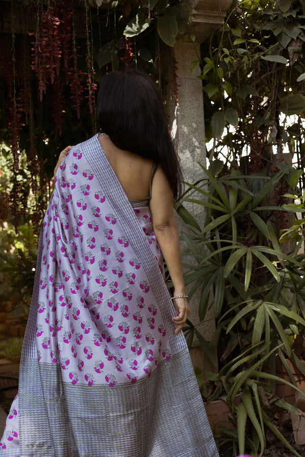 Hoo Nodi | NIRU KANIGALU: Lilac Silk Saree